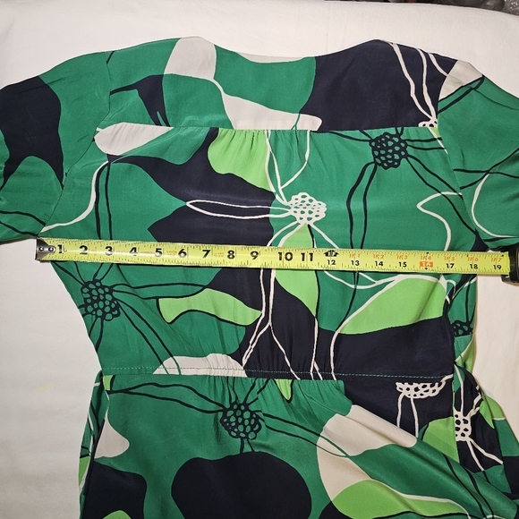 Banana Republic 100% Silk Wrap Dress Large Floral Pattern Green & Navy & White - Picture 6 of 9